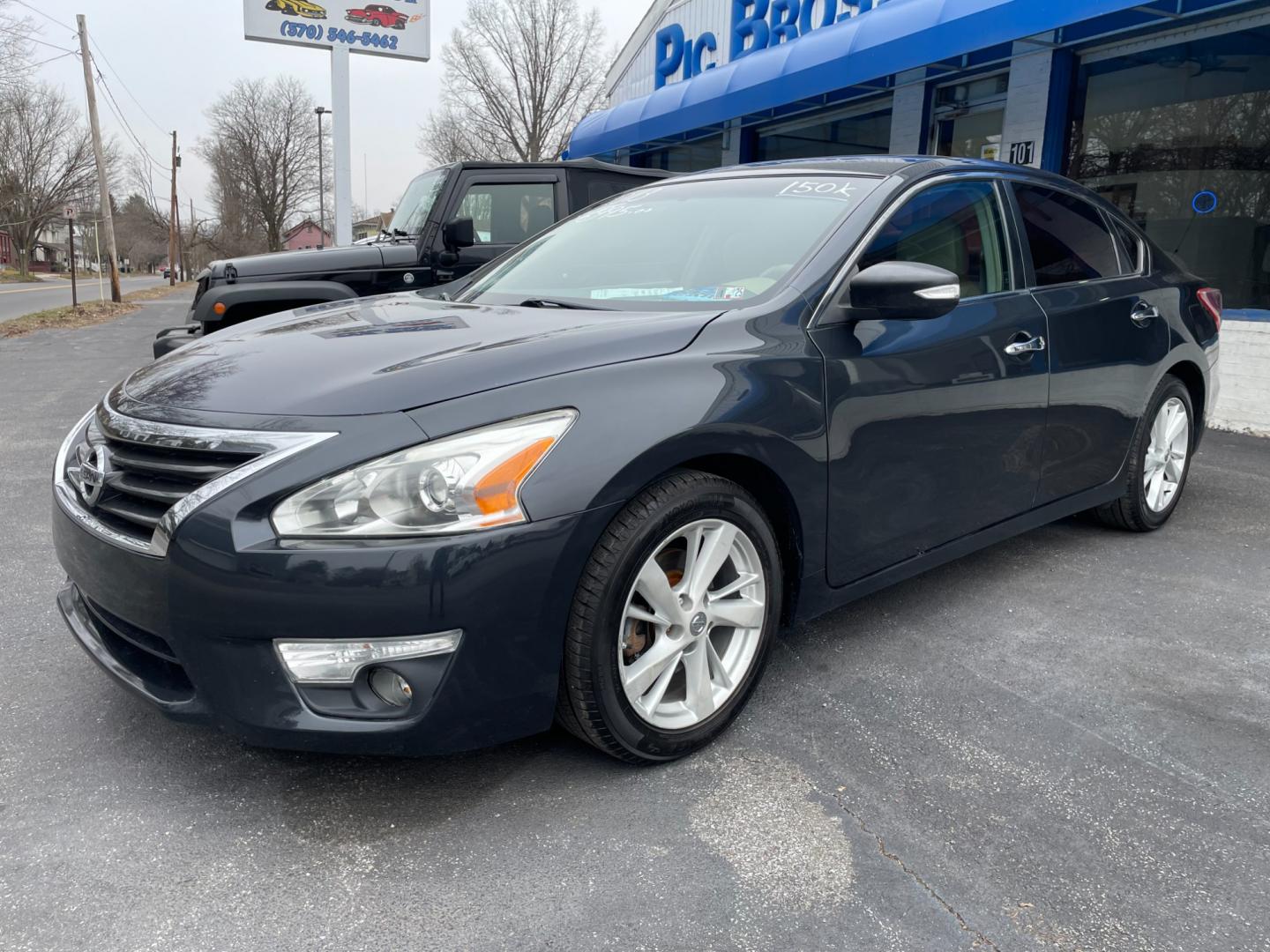 2013 grey /tan Nissan Altima 2.5 S (1N4AL3AP6DC) with an 2.5L L4 DOHC 16V engine, located at 101 N. Main Street, Muncy, PA, 17756, (570) 546-5462, 41.207691, -76.785942 - Photo#0